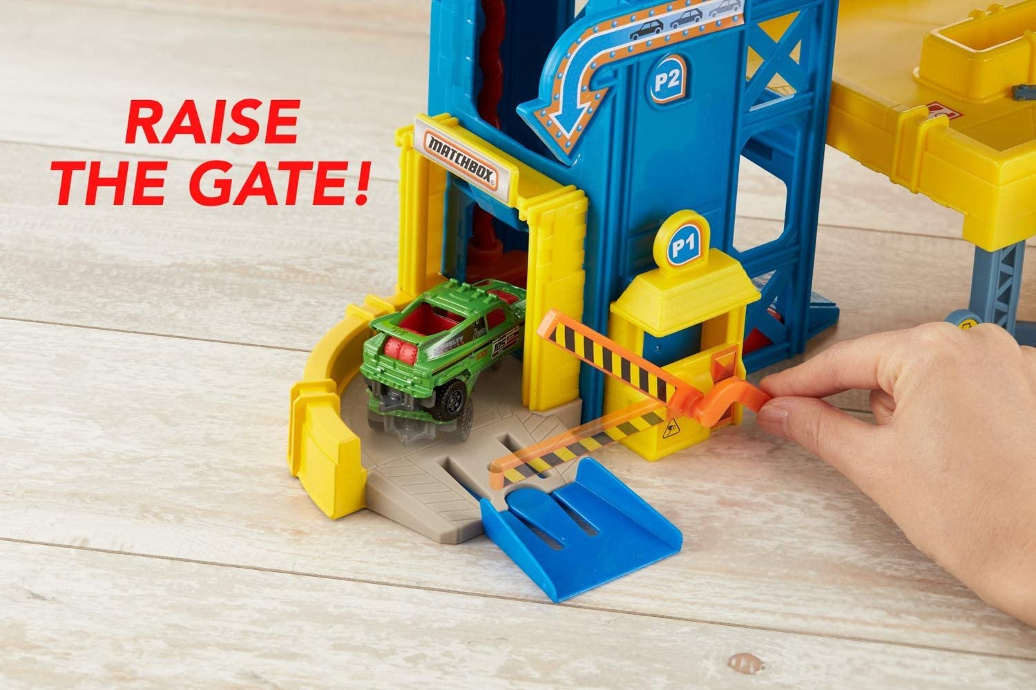 Matchbox 4-Level Garage Playset - Tow Truck, Spiral Ramp, Elevator ...